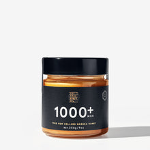 Load image into Gallery viewer, True Honey Co. 1000+ MGO 250g Manuka Honey Jar
