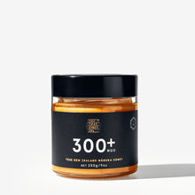 Load image into Gallery viewer, True Honey Co. 300+ MGO 250g Manuka Honey Jar
